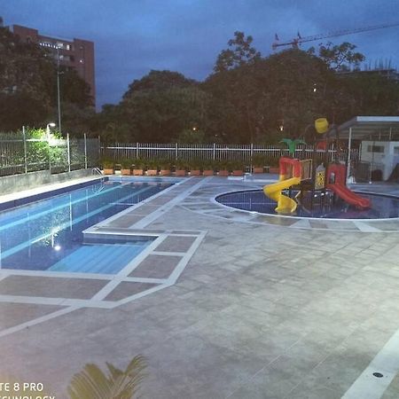 Apartamento Amoblado Fortezza 2 Ibagué エクステリア 写真